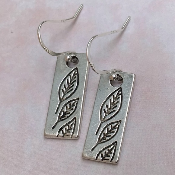 Sterling Silver Sundance charm Earrings - Picture 6 of 12